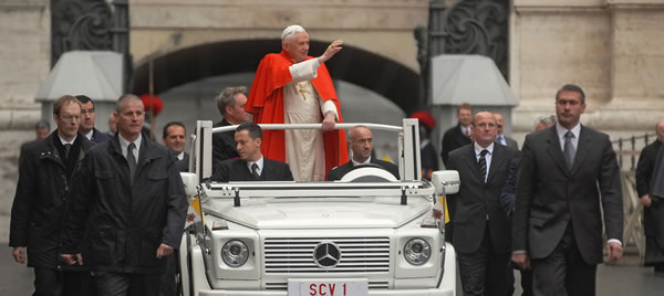 even the Pope mobile has Digital Radio!