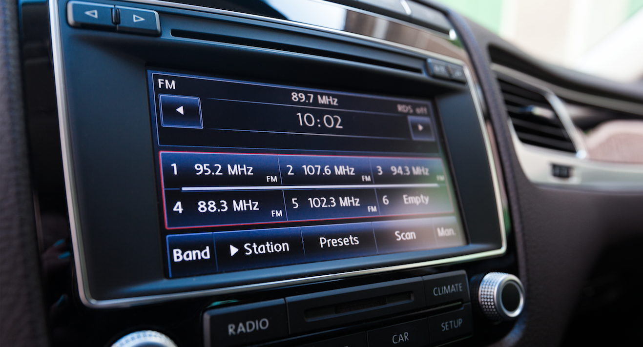Report: In-car radio listening falls in US as streaming rises